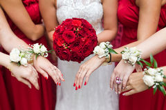 bridal-wedding-flowers-brides-bouquet-closeup-46546109